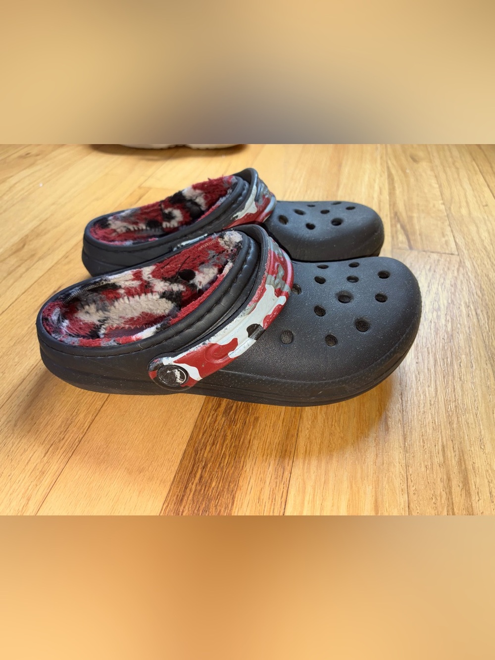 CROCS Kids Black Clog with Red Camouflage Strap and Fuzzy Lining